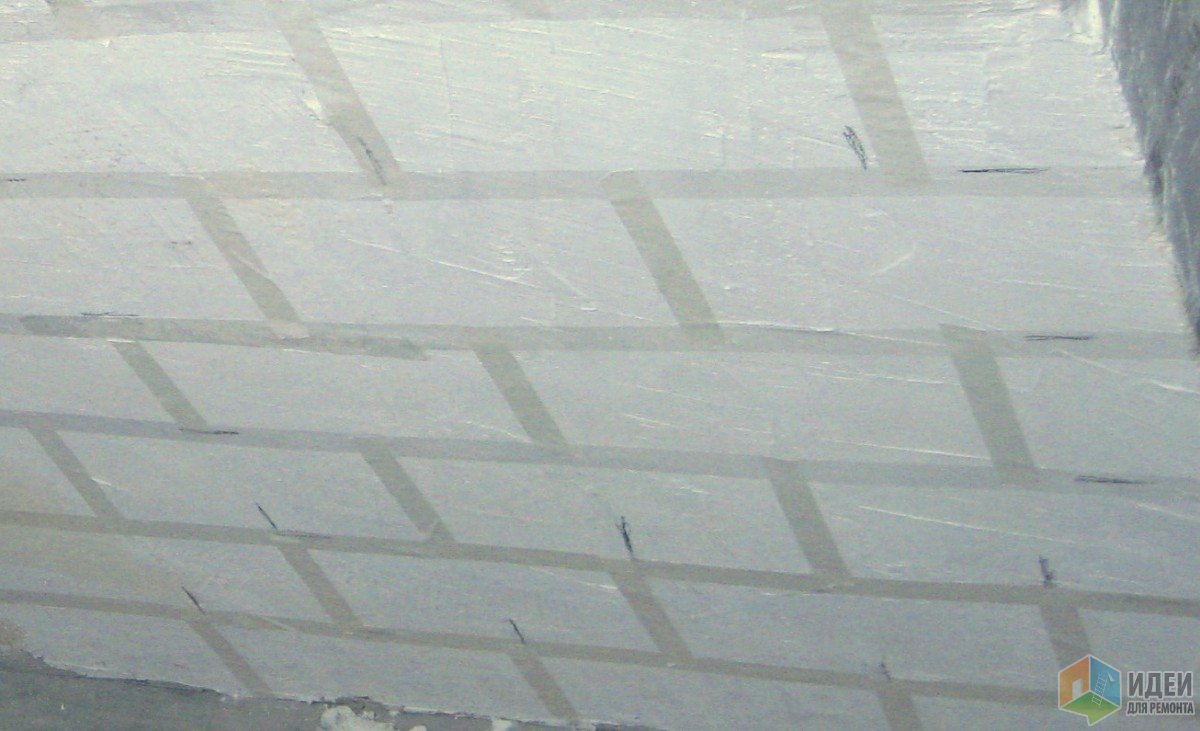 Ремонт светлого коридора в хрущевке с галошницей и белым кирпичем на стенах из теста (64 фото)